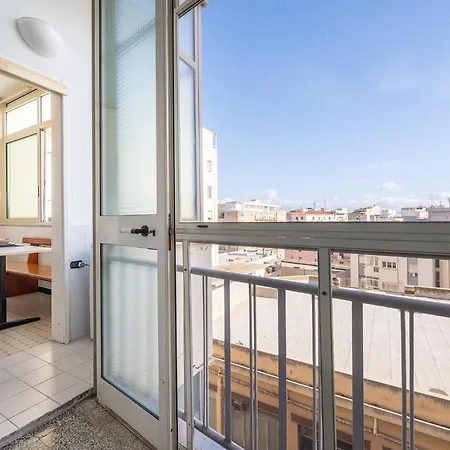 Apartment Dante Luna, Centro, Cagliari, Sardegna *